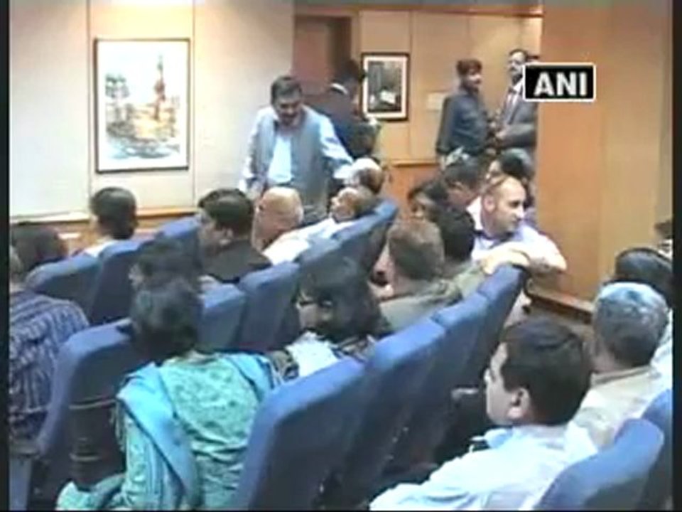 India-Pakistan talk ends with a note of 'keep in touch'.mp4
