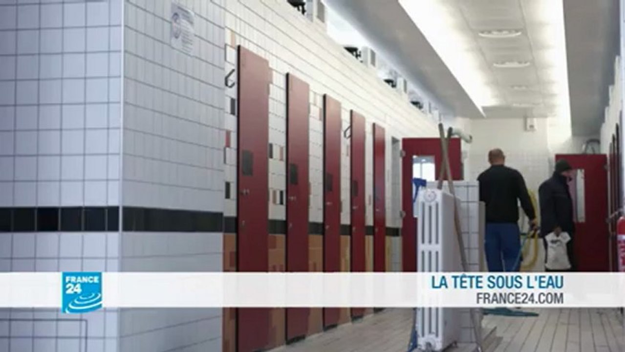 La tête sous l'eau : immersion dans les bains-douches de Paris