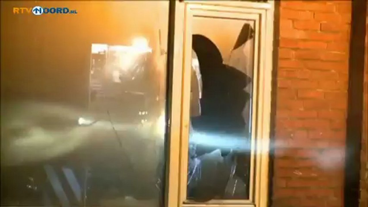 Groningse steekt eigen woning in brand - RTV Noord