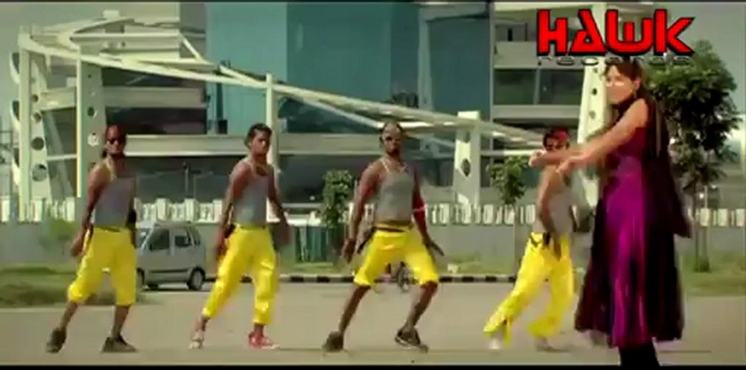 Roop Lal Dhir - Putt Chamaran Da {Hummer} [Official Video].mp4