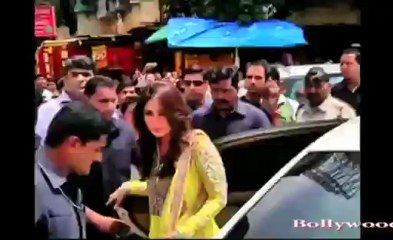 'Heroine' Kareena Kapoor visited Siddhivinayak Mandir For HEROINE Music Launch