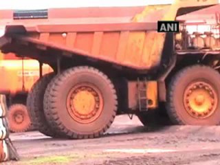 Maoists attack Bacheli iron ore mine in Chhattisgarh.mp4