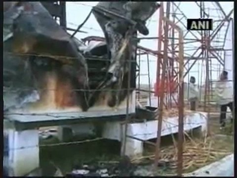 Maoists blow up mobile network, rail track in Bihar.mp4