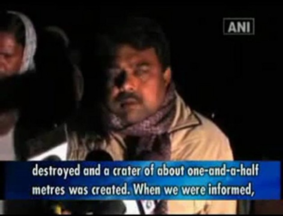 Maoists blow up railway track in Bihar.mp4