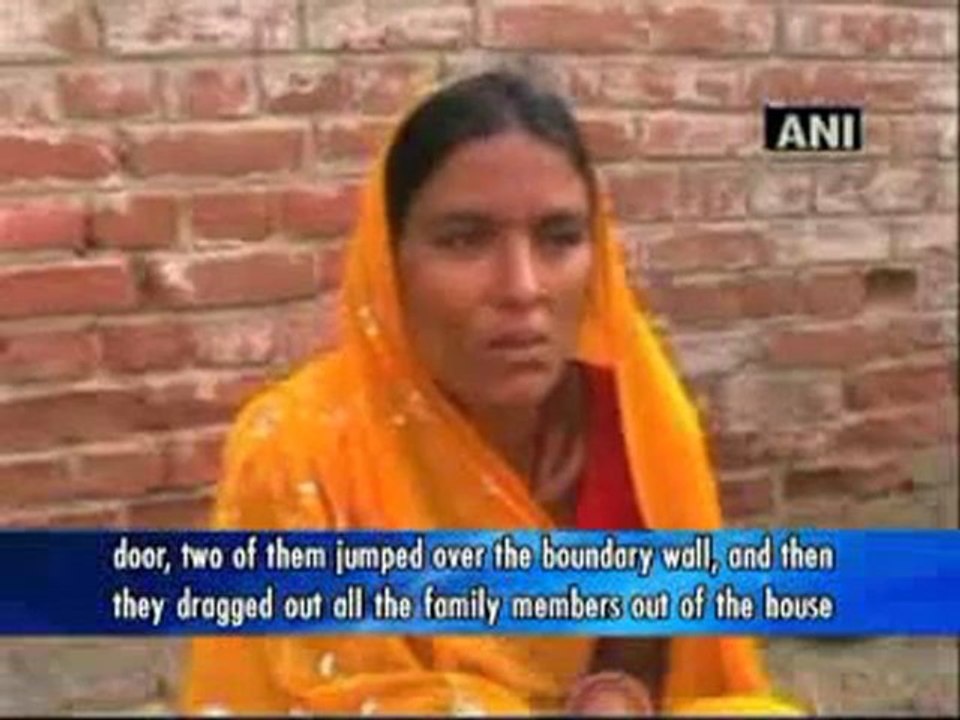 Maoists blow up school building in Bihar.mp4