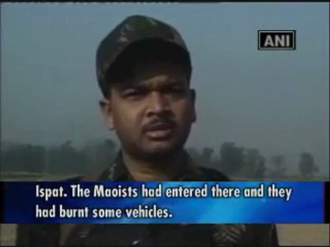 Maoists blow up vehicles, vandalise firm in Jharkhand.mp4