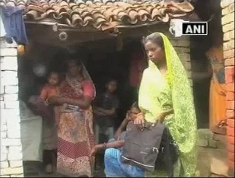 Maoists kidnap 5 of a family in Bihar,release one.mp4