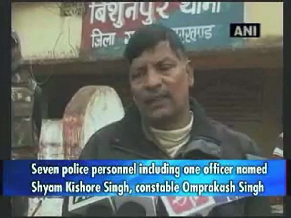 Maoists kill 8 including 7 cops in a landmine blast in Jharkhand.mp4