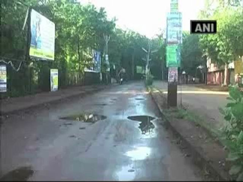 Maoists kill two CPM leaders in WB.mp4