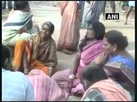 Maoists kill two non-tribal farmers in Orissa.mp4