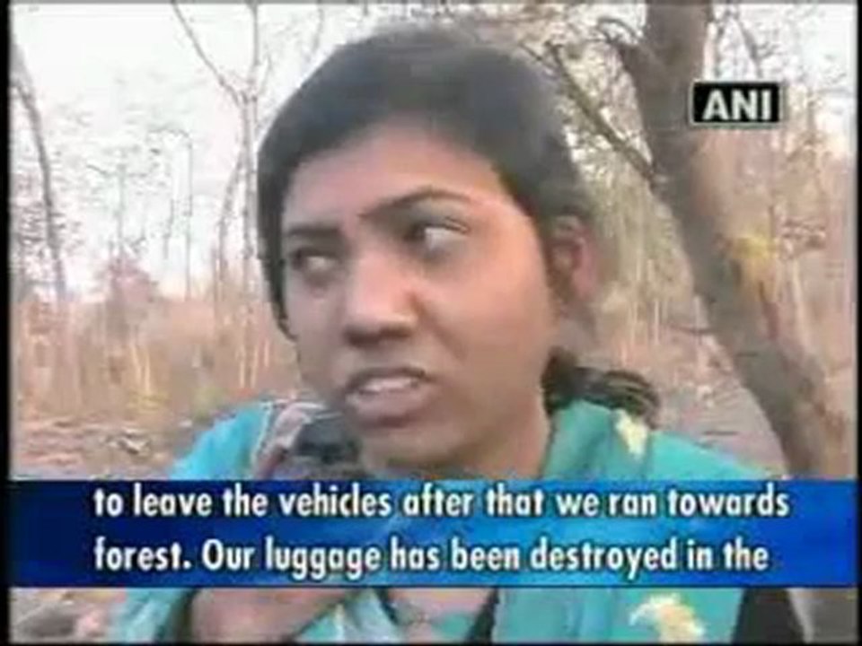 Maoists torch ten vehicles in Bihar.mp4