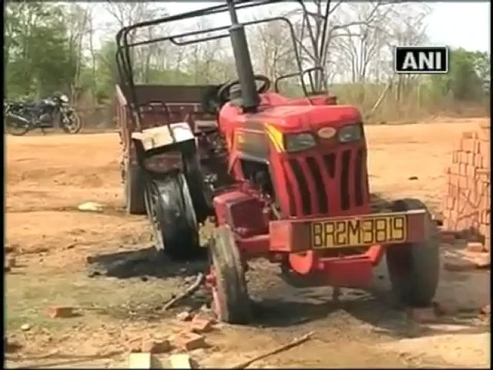 Maoists torch vehicles to oppose anti-encroachment drive.mp4