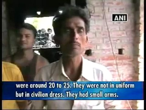 Maoists vandalize road construction firm in Bihar.mp4