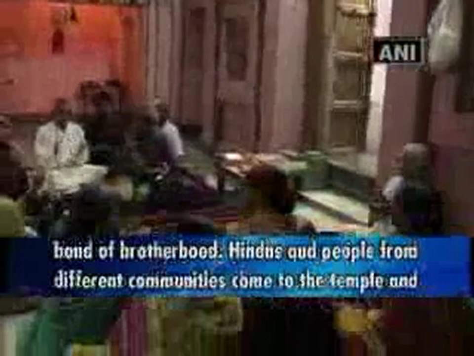 Mosque built adjacent to Jain temple.mp4