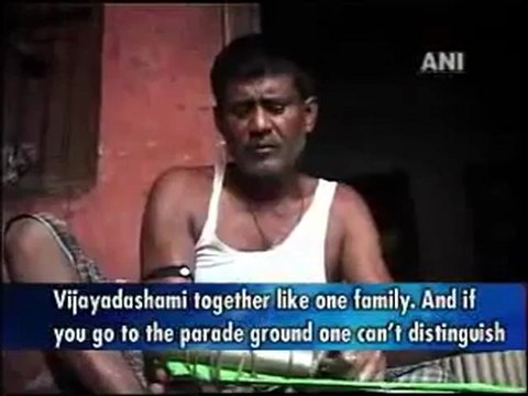 Muslim artisans make effigies for Hindu festival.mp4