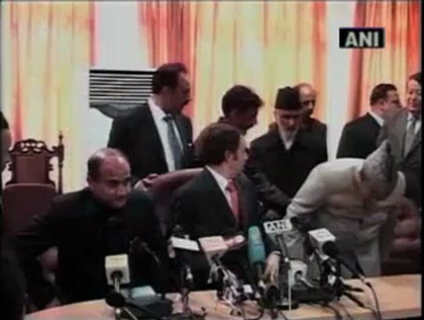 New Kashmir CM urges good relations with Pakistan.mp4