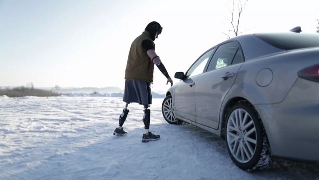 Amputé des 4 membres il drift en voiture