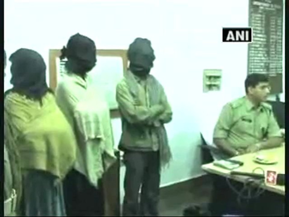 Orissa police arrests three Maoists from states Gajapti district.mp4