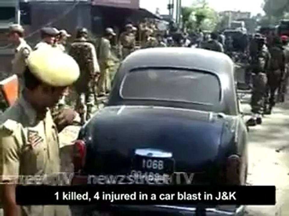 1 killed, 4 injured in a car blast in J&K.mp4