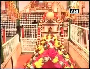 People of various faiths visit Laloo Bhais dargah.mp4