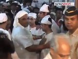 Amir Khan's father Tahir Hussain's funeral.mp4
