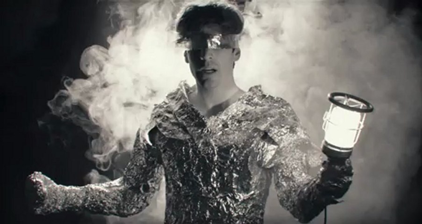 LIQUID LIGHTNING - we are electric