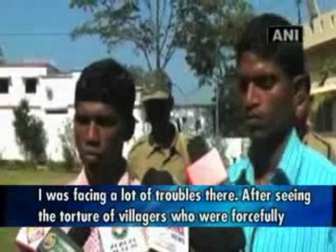 Two Maoists surrender in Chhattisgarh.mp4