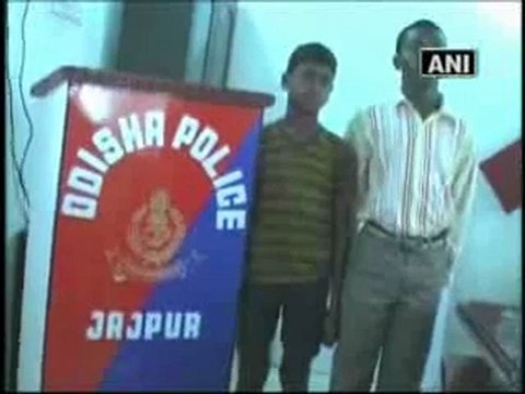Two Maoists surrender in Orissa.mp4