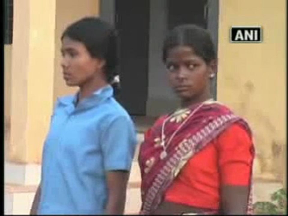 Two women Maoists arrested in Chhattisgarh.mp4