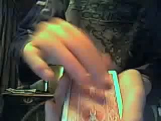 un de mais tour de magic avec cartes