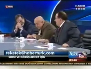 Zekeriya Beyaz, Nazlı Ilıcak Halay Çekmiş