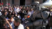 Titan le robot à la place du Capitole de Toulouse