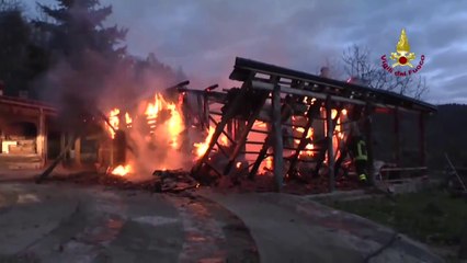 Cosenza - Incendio di un casolare in contrada San Nicola a Celico 1 (02.01.13)