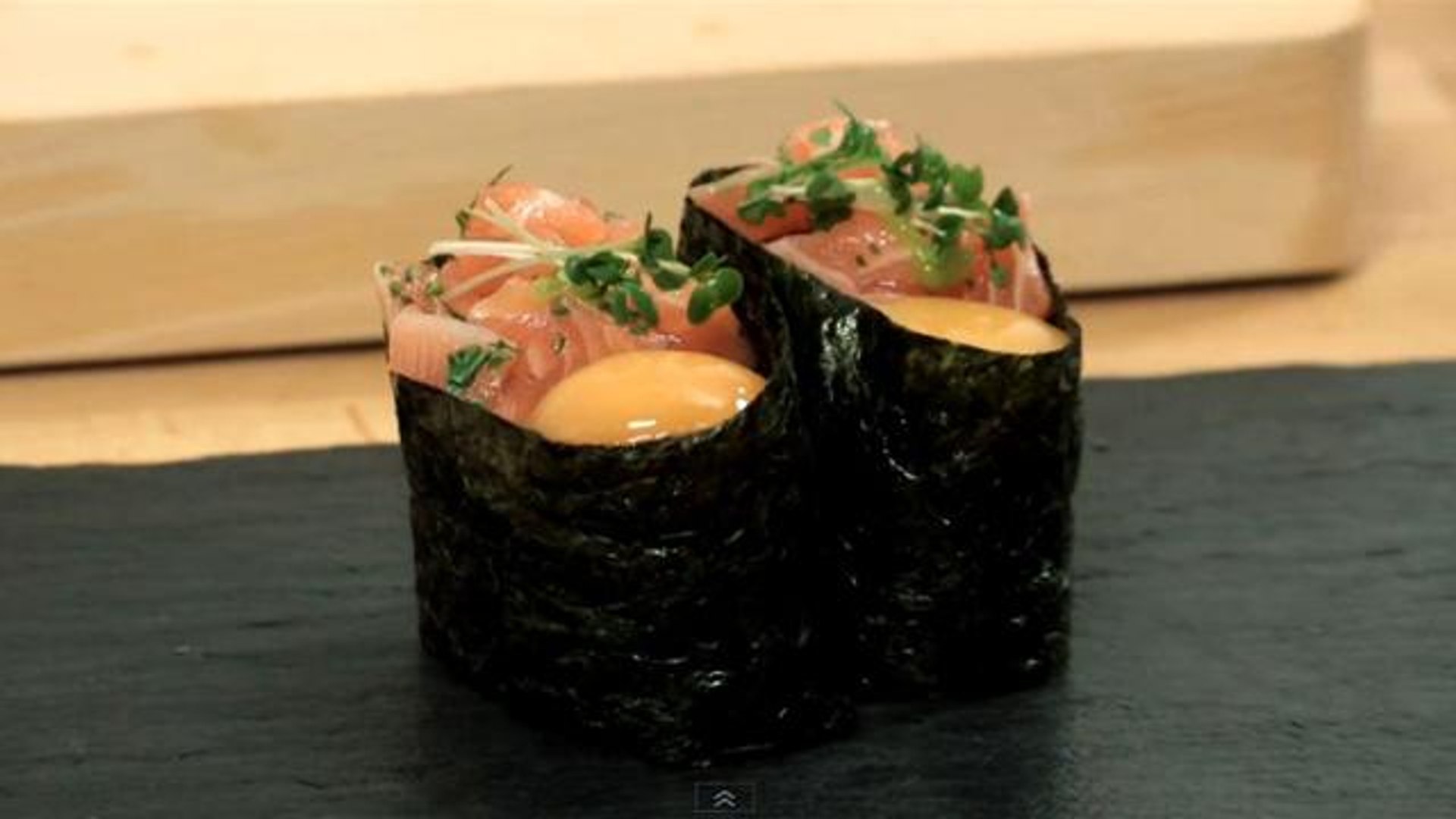 How To Make Salmon And Quail Egg Sushi - video Dailymotion