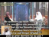Prier derrière celui qui médit sur ​​les savants Cheikh Al-Fawzan - Avec sous-titrage