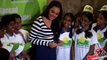 Sonakshi Celebrates Dabangg 2 Success With NGO Kids !