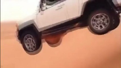 Quando paspalhos resolvem dirigir pelas dunas