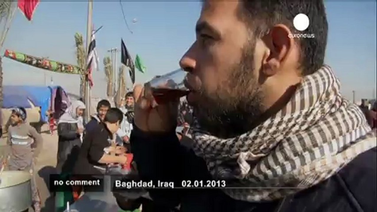 Shiite pilgrims walk towards Karbala for... - no comment