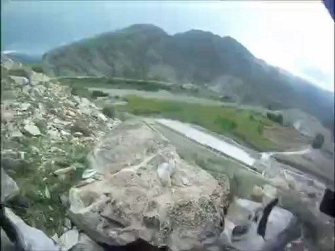 Soldado EUA leva vários tiros durante troca de tiros com o Taliban