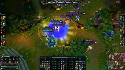 Karthus lève les bras et... PENTAKILL !!