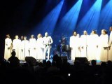 Soul Singer, Kem, performing Glorify The King with James Pullin and Remnant (Gospel Choir out of Atlanta)