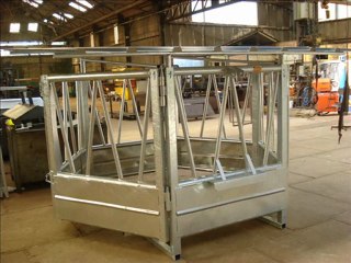 Espace elevage et les prouctions bovin et équin ( une large gamme de produits équin et bovin le tout en tubulaire et en fabrication française et possibilité de sur mesure)