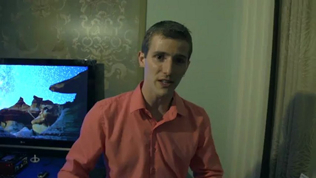 ASUS PCE AC66 and asus range extender  - Linus Tech Tips CES 2013