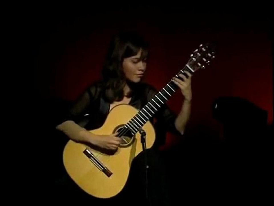 Guitare Classique  -  Paola  Requena  -  Sonata  Heroïca  - M.  Giuliani -
