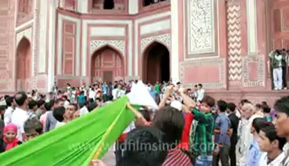 Agra-Taj Mahal-14.flv