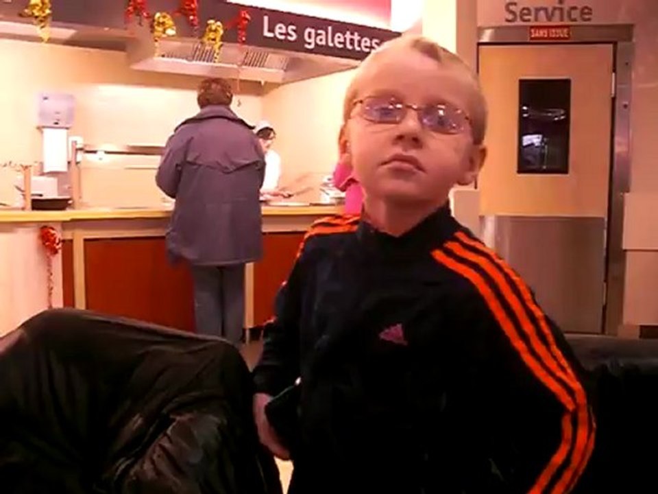 au flunch avec mes freres et ma soeur qui arrive en courrant  ihihi