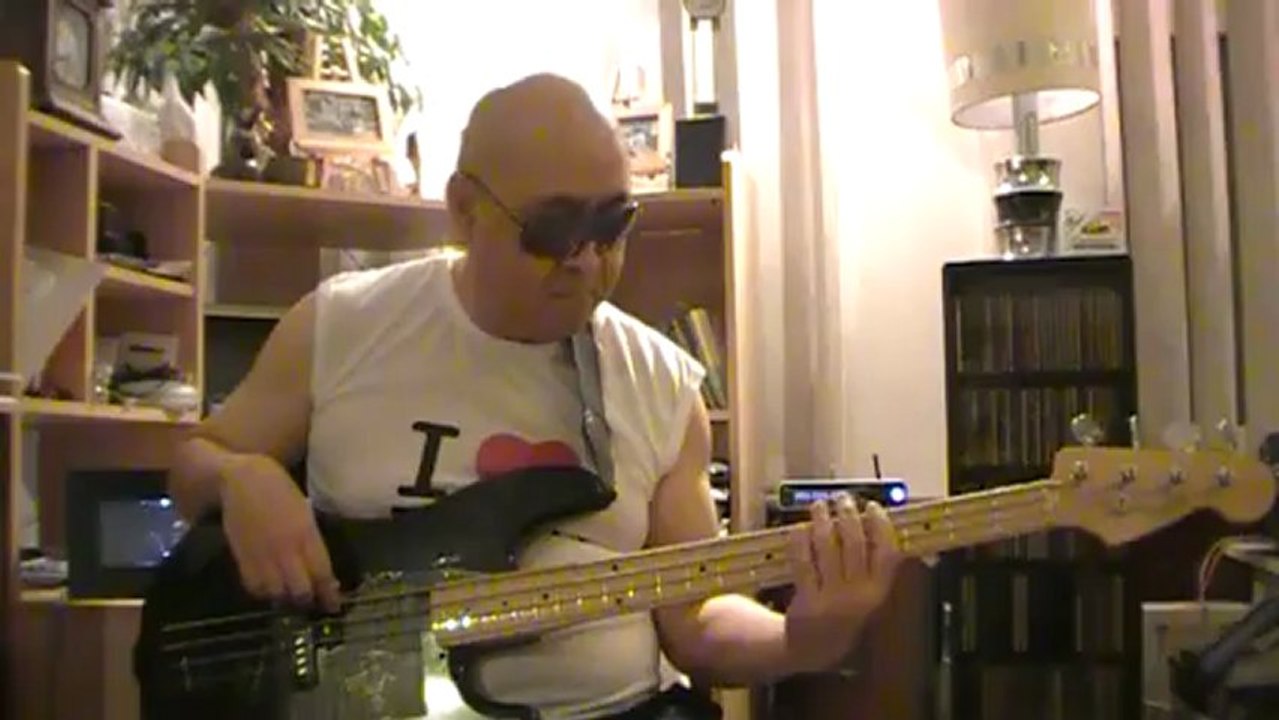 Streetlife Randy Crawford & The Crusaders  extention vers basscover Bob Roha