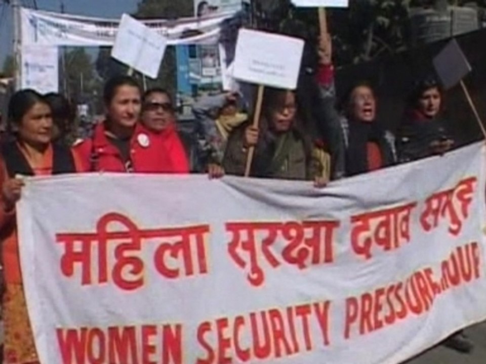 India rape sparks Nepal protests