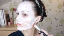 Elle surmonte sa timidité grâce à ses leçons de maquillage qui ont fait d'elle une star du web