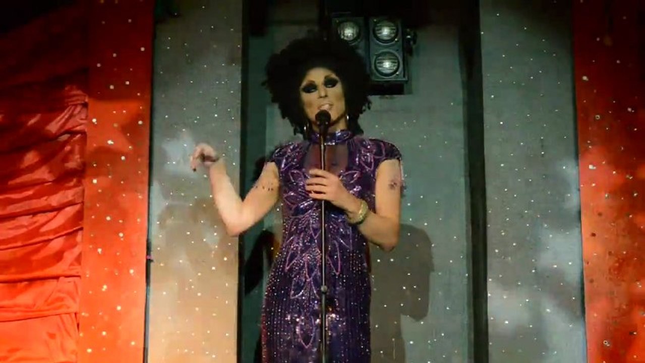 Gay - NightLife - Budapest - Drag Queen - Betty Blue as Eartha Kitt - Üskü dara